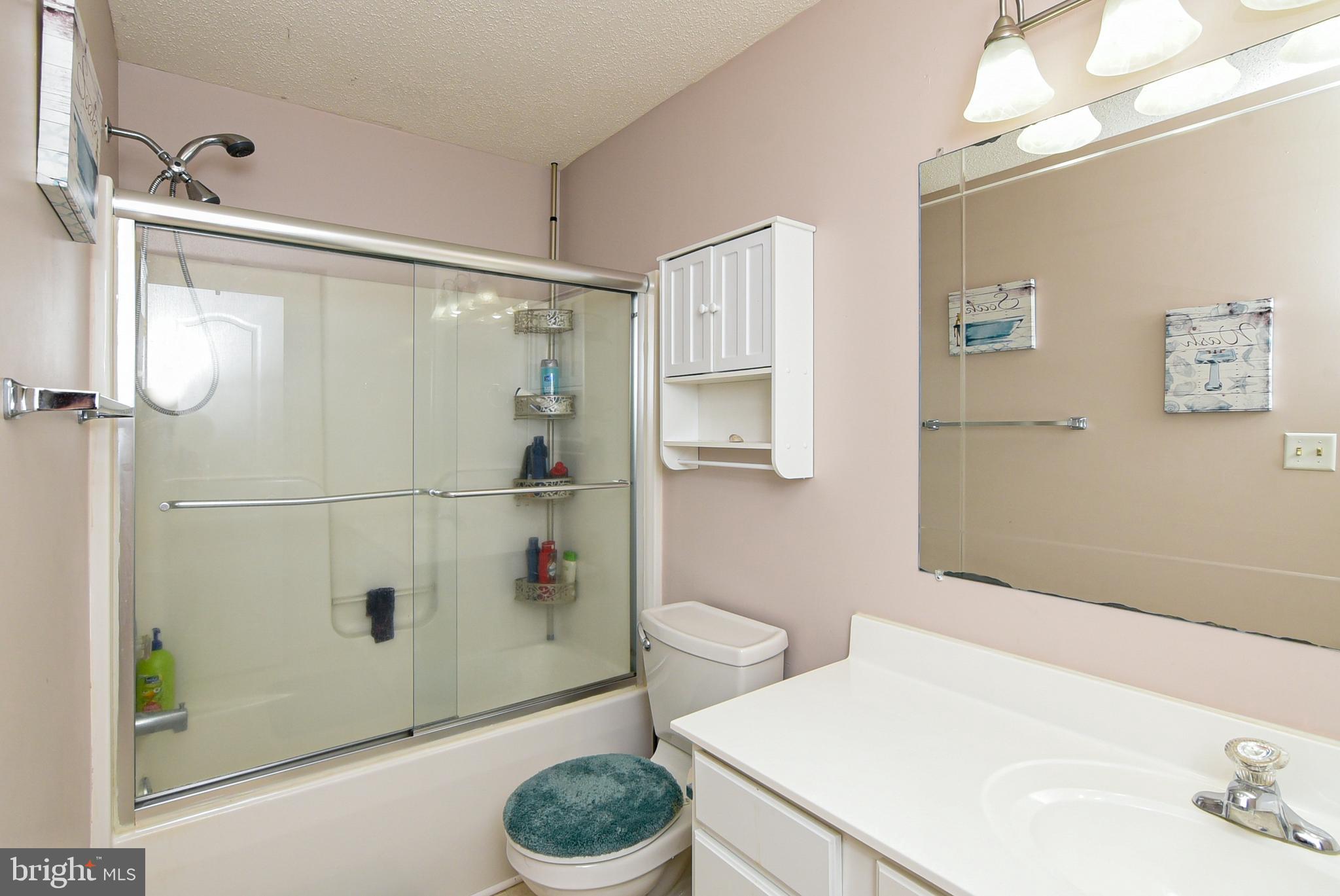 6053 Igo Road King George, VA 22485 - Photo 27 of 44 Full Bathroom #2 with Shower & Tub