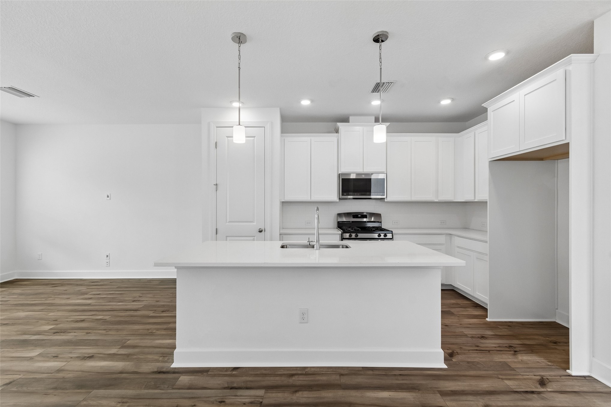 689 Windchime Street Yulee, FL 32097 - Photo 2 of 22
