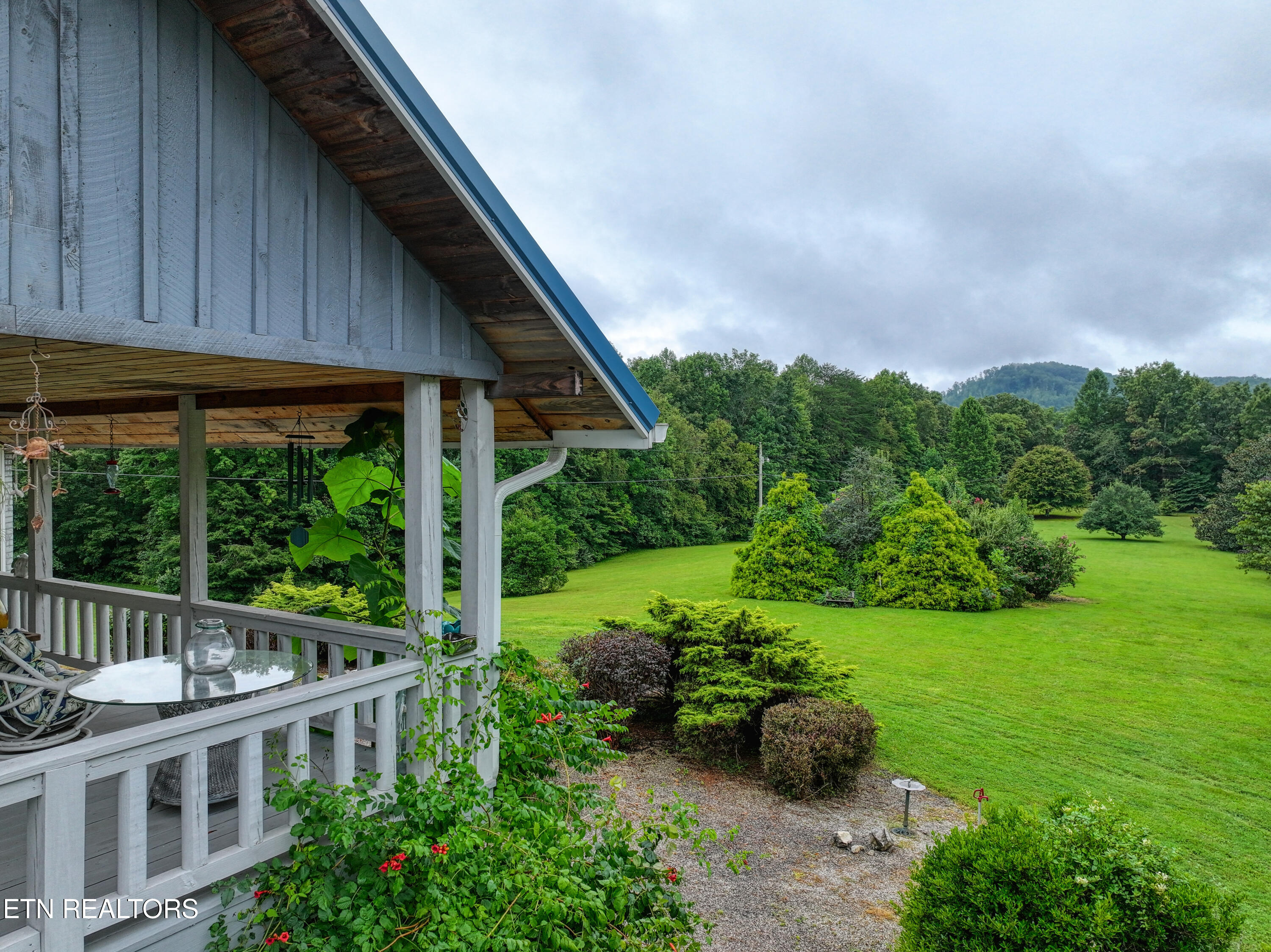 9161 Buffalo Road Oneida, TN 37841 - Photo 4 of 54 DJI_20250813124259_0325_D_87