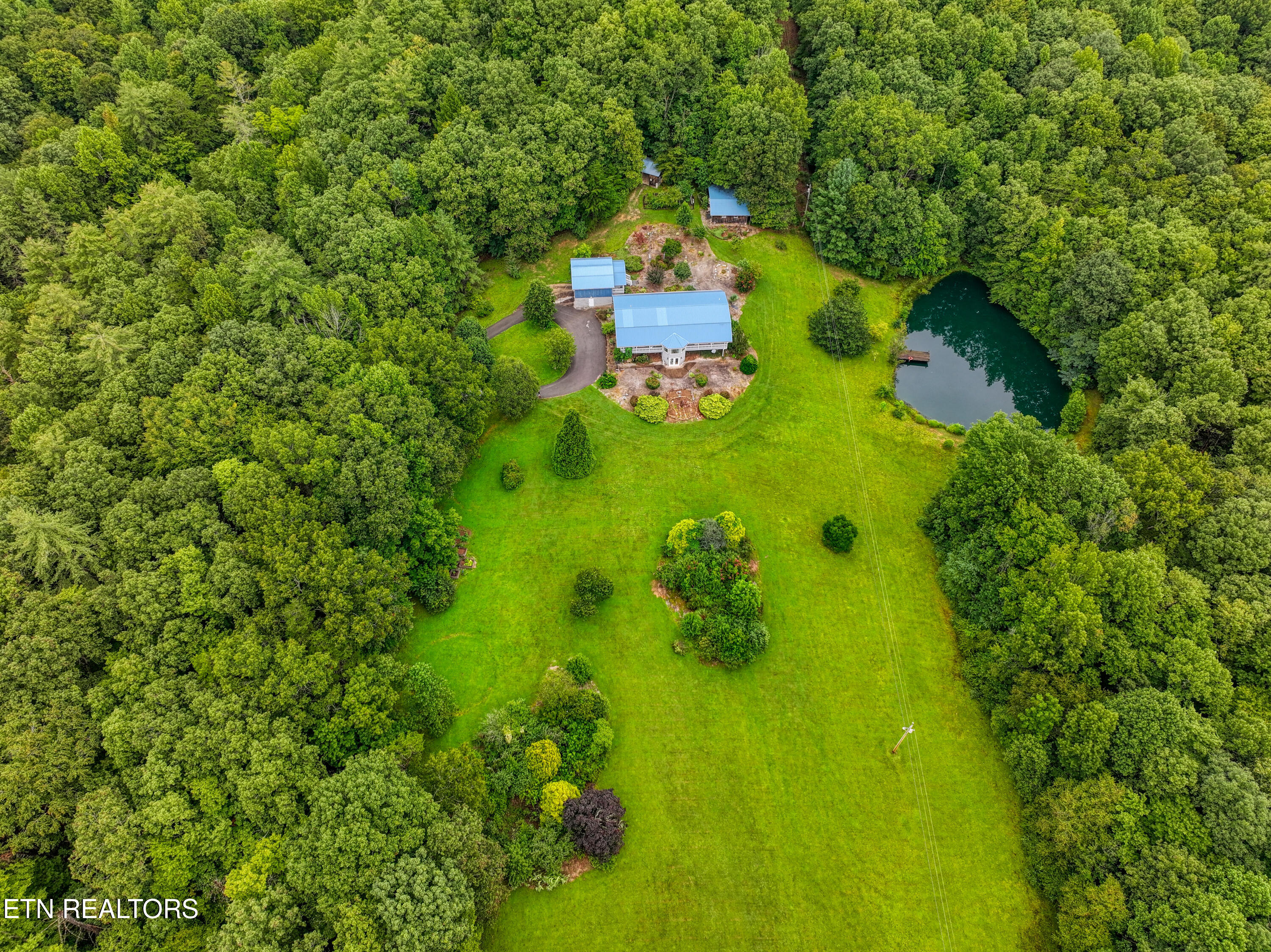 9161 Buffalo Road Oneida, TN 37841 - Photo 46 of 54 DJI_20250813123130_0186_D_60