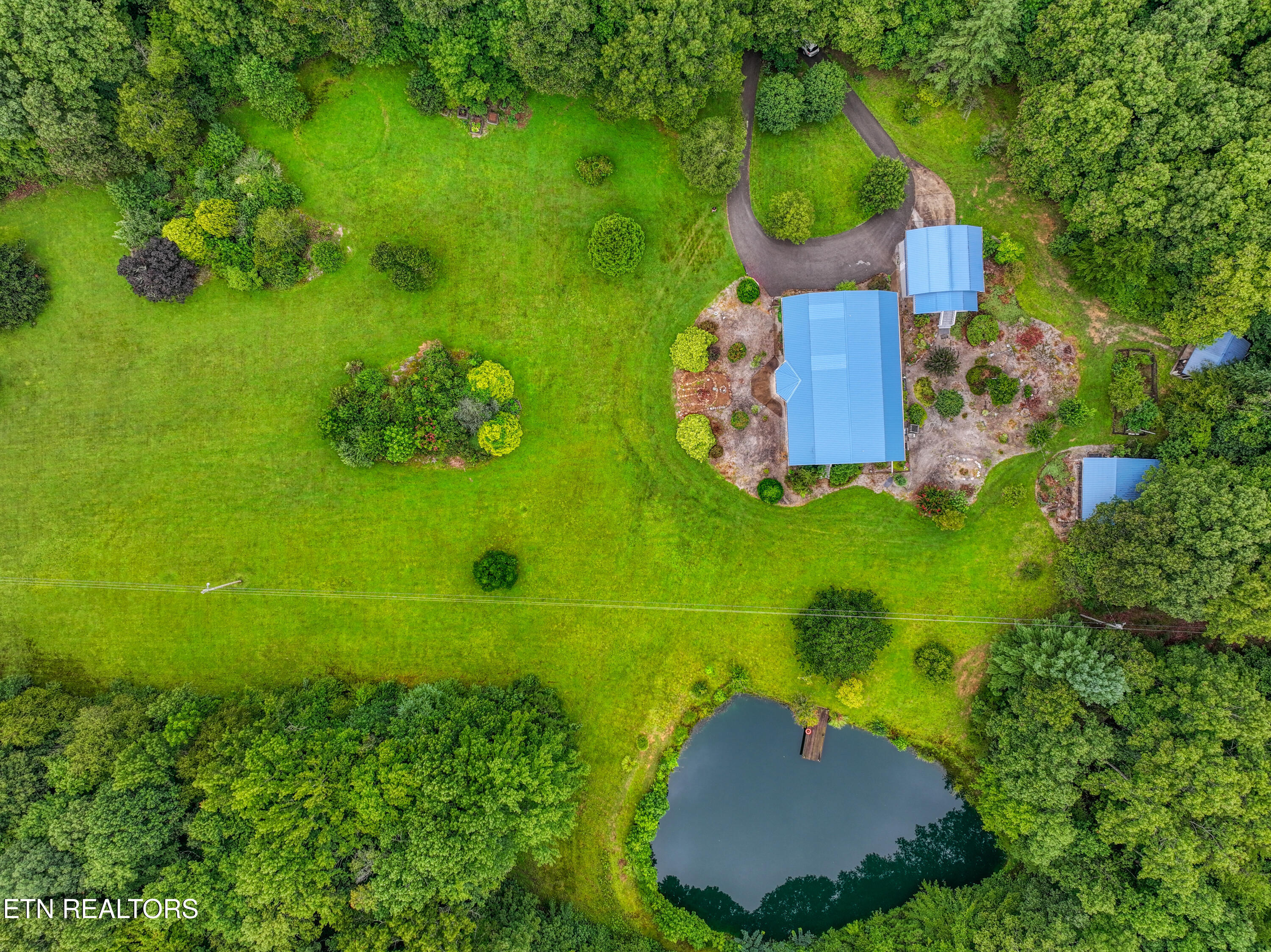 9161 Buffalo Road Oneida, TN 37841 - Photo 49 of 54 DJI_20250813123741_0250_D_72