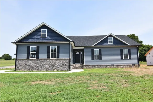 $363,500 | 2501 Denton Road, Thomasville, NC 27360