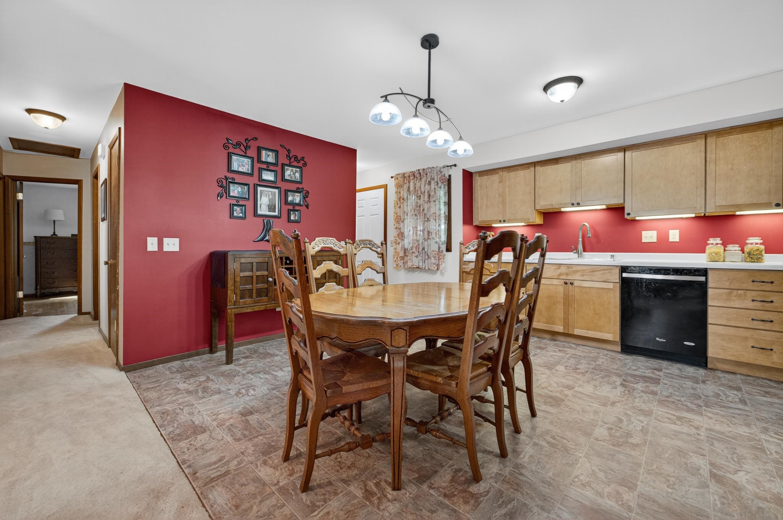 2805 Independence Lane Madison, WI 53704 - Photo 10 of 36