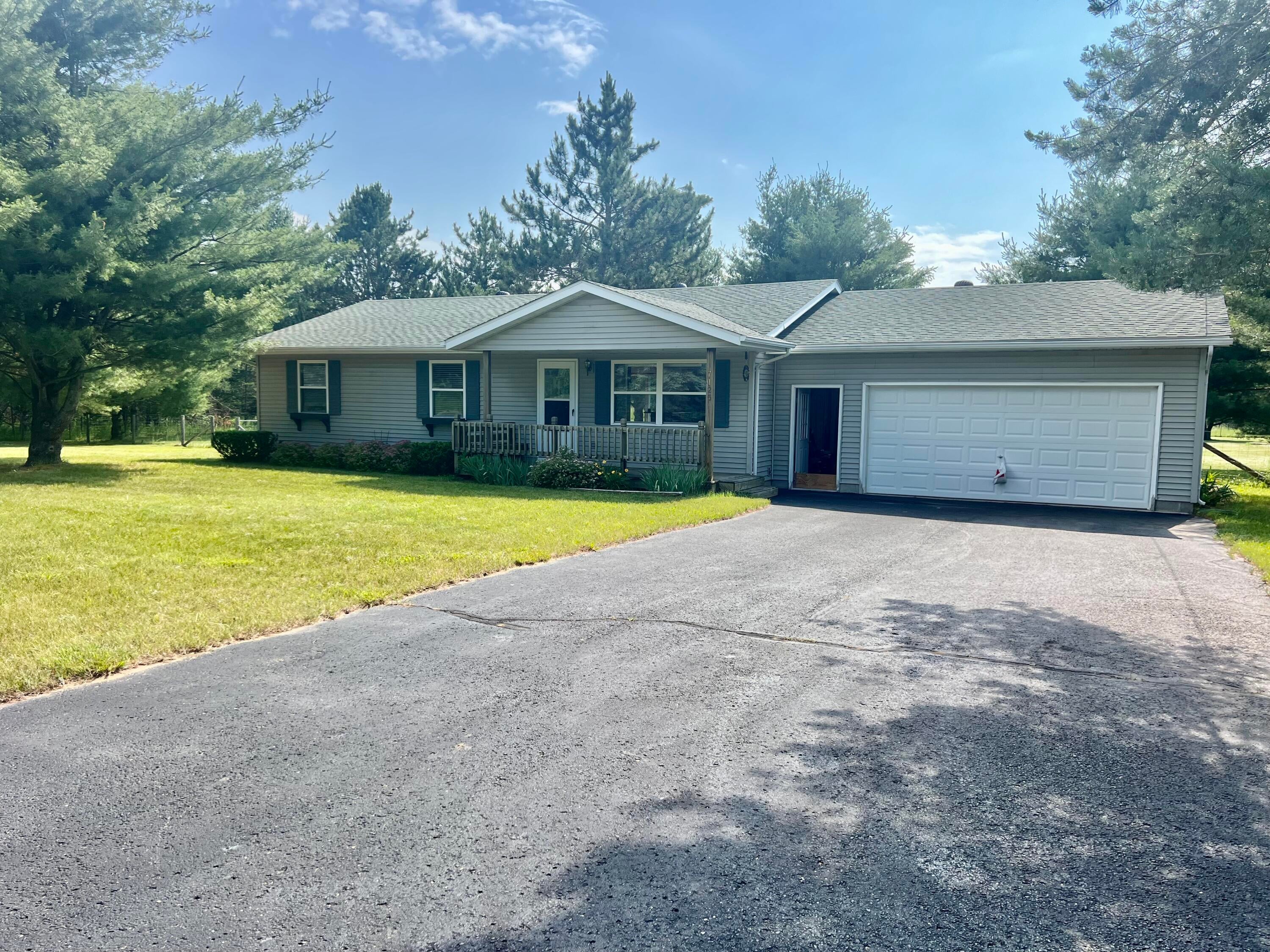 7125 South Military Road Grayling, MI 49738 - Photo 2 of 29 IMG_0719