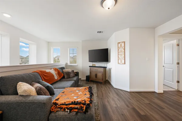 $2,400 | 8204 A Prairie Rye Drive, Lago Vista, TX 78645