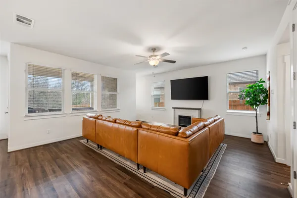 $2,400 | 8204 A Prairie Rye Drive, Lago Vista, TX 78645