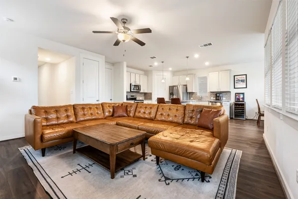 $2,400 | 8204 A Prairie Rye Drive, Lago Vista, TX 78645