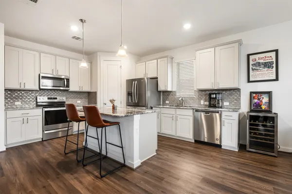 $2,400 | 8204 A Prairie Rye Drive, Lago Vista, TX 78645