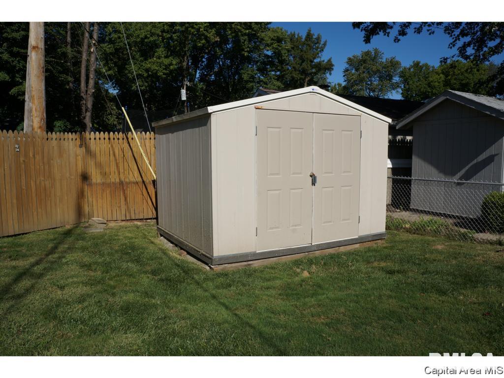 3349 Stanton Street Springfield, IL 62703 - Photo 13 of 16
