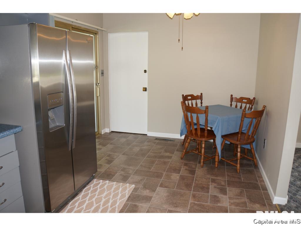 3349 Stanton Street Springfield, IL 62703 - Photo 2 of 16