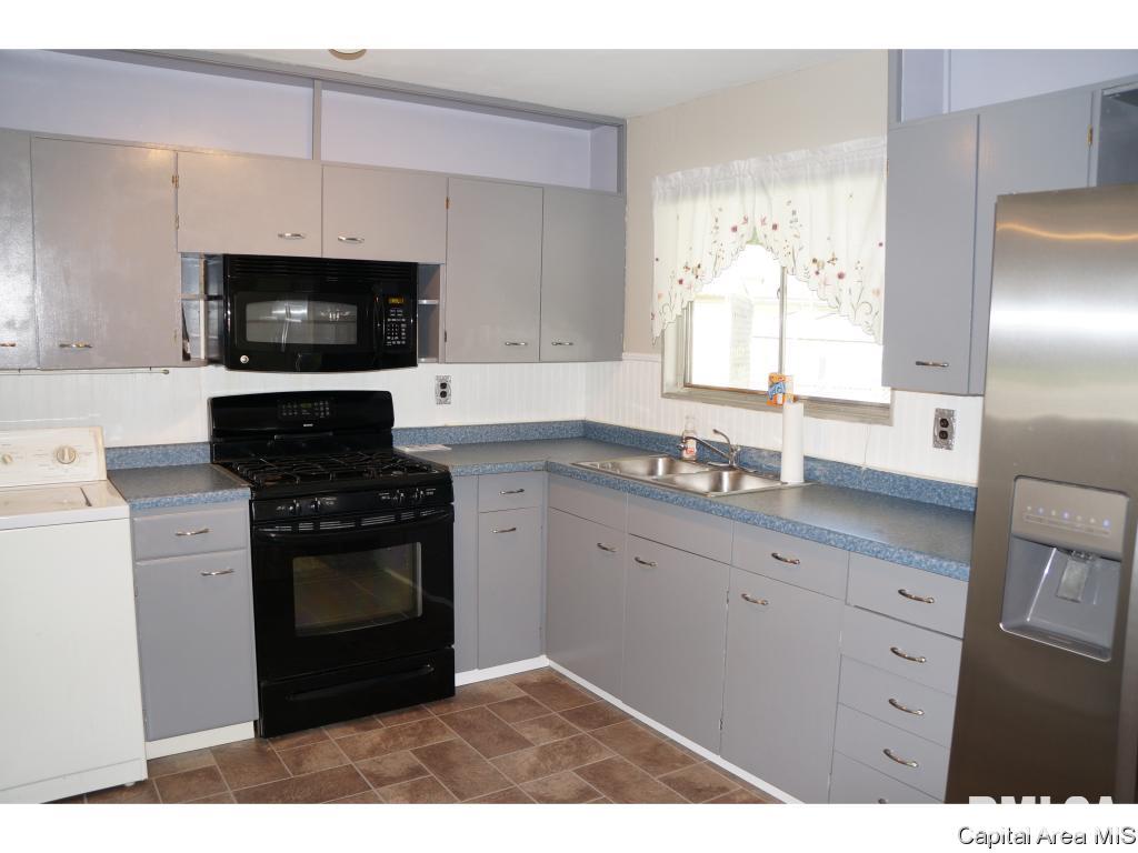 3349 Stanton Street Springfield, IL 62703 - Photo 4 of 16