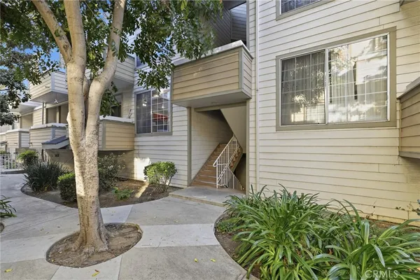 $419,999 | 11150 Glenoaks Boulevard, Unit 43, Pacoima, CA 91331