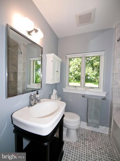 4012 25th Road North Arlington, VA 22207 - Photo 22 of 30 Bath