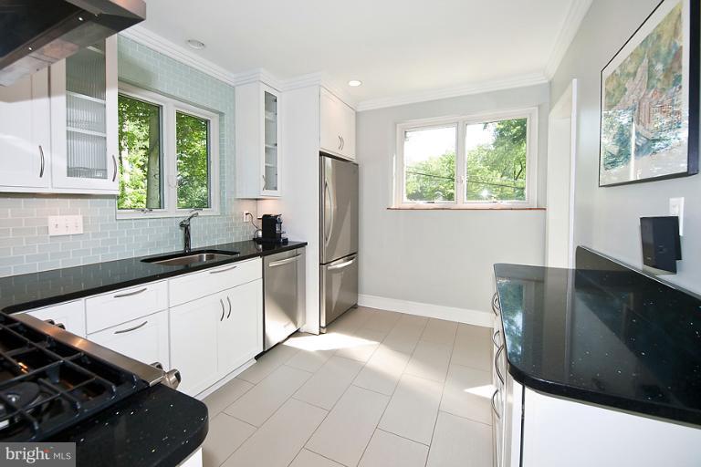 4012 25th Road North Arlington, VA 22207 - Photo 24 of 30 Kitchen