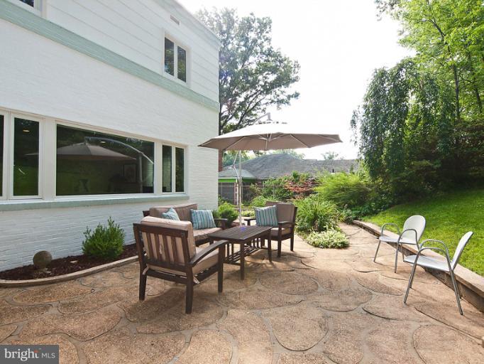 4012 25th Road North Arlington, VA 22207 - Photo 9 of 30 Exterior (Rear)