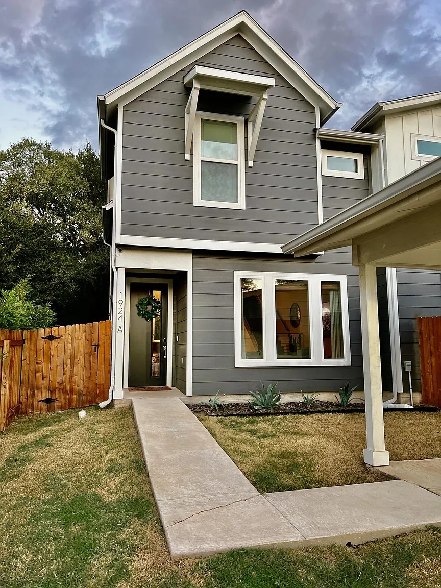 1924 Bunche Road, Unit A Austin, TX 78721 - Photo 2 of 14 View of front of house