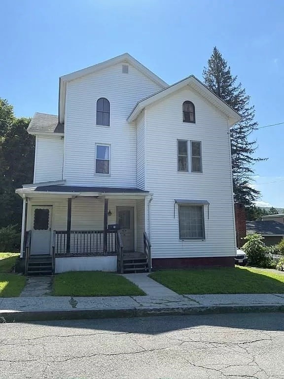 5-7 Castle Street Ware, MA 01082 - Photo 1 of 17 Gallery Image 1