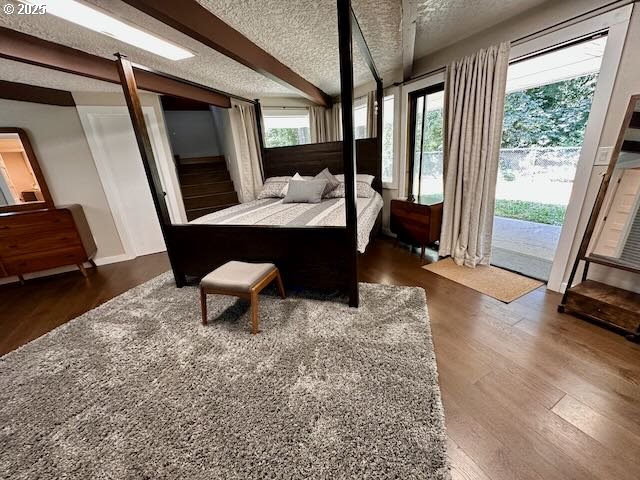 19306 Northwest 11th Avenue Ridgefield, WA 98642 - Photo 33 of 34 a living room with furniture and a large window