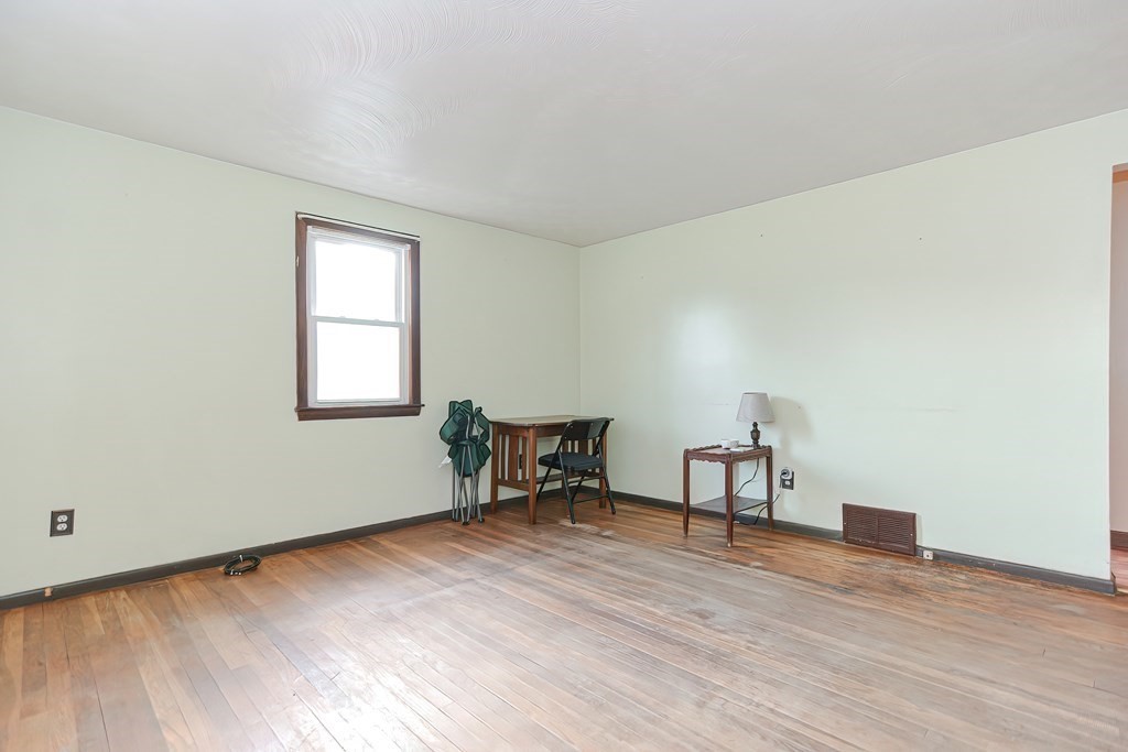 734 Rathbun Street Blackstone, MA 01504 - Photo 13 of 24 Gallery Image 13
