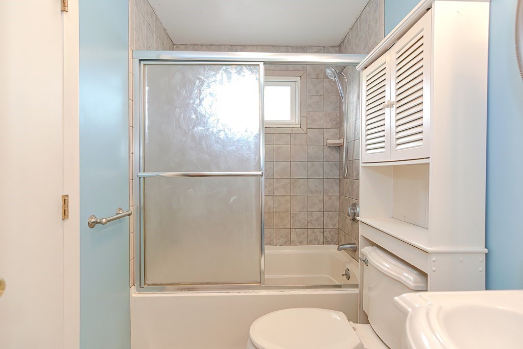 734 Rathbun Street Blackstone, MA 01504 - Photo 15 of 24 Gallery Image 15