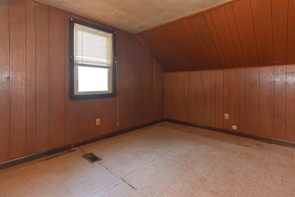 734 Rathbun Street Blackstone, MA 01504 - Photo 18 of 24 Gallery Image 18