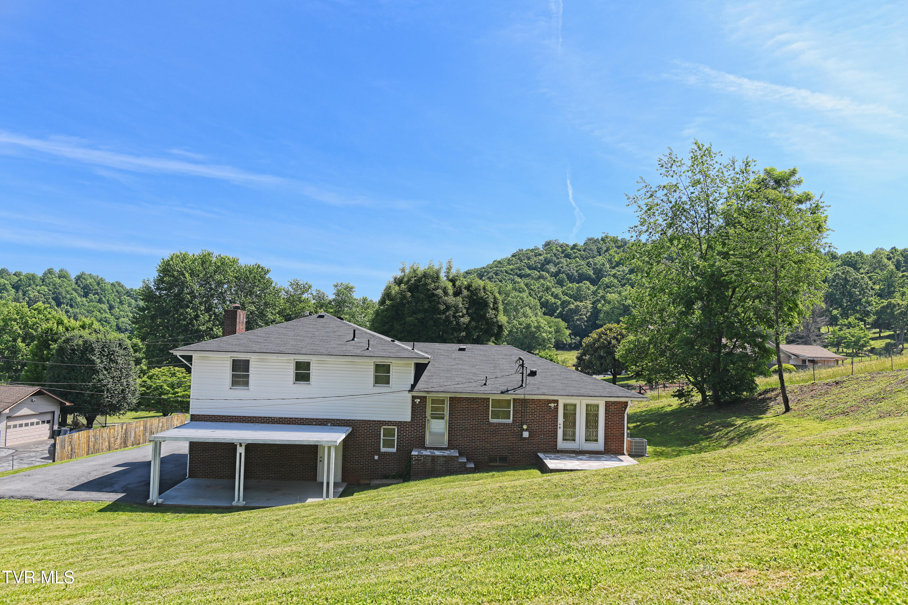 148 Unaka Subdivision Road Elizabethton, TN 37643 - Photo 43 of 53 Outside DSC_3239Edit Smaller Size