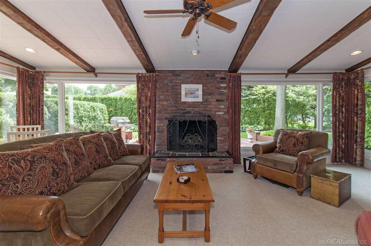 61 North Deeplands Road Grosse Pointe, MI 48236 - Photo 22 of 52 31292901-21.JPG