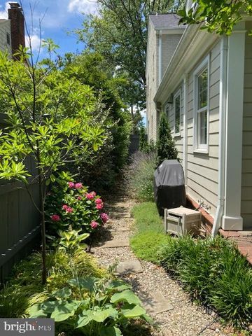 $1,703,000 | 2707 Davis Avenue, Alexandria, VA 22302