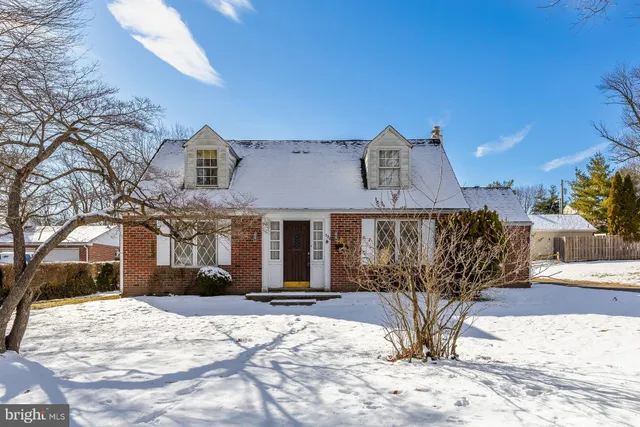 $282,500 | 330 1st Avenue, Lindenwold, NJ 08021