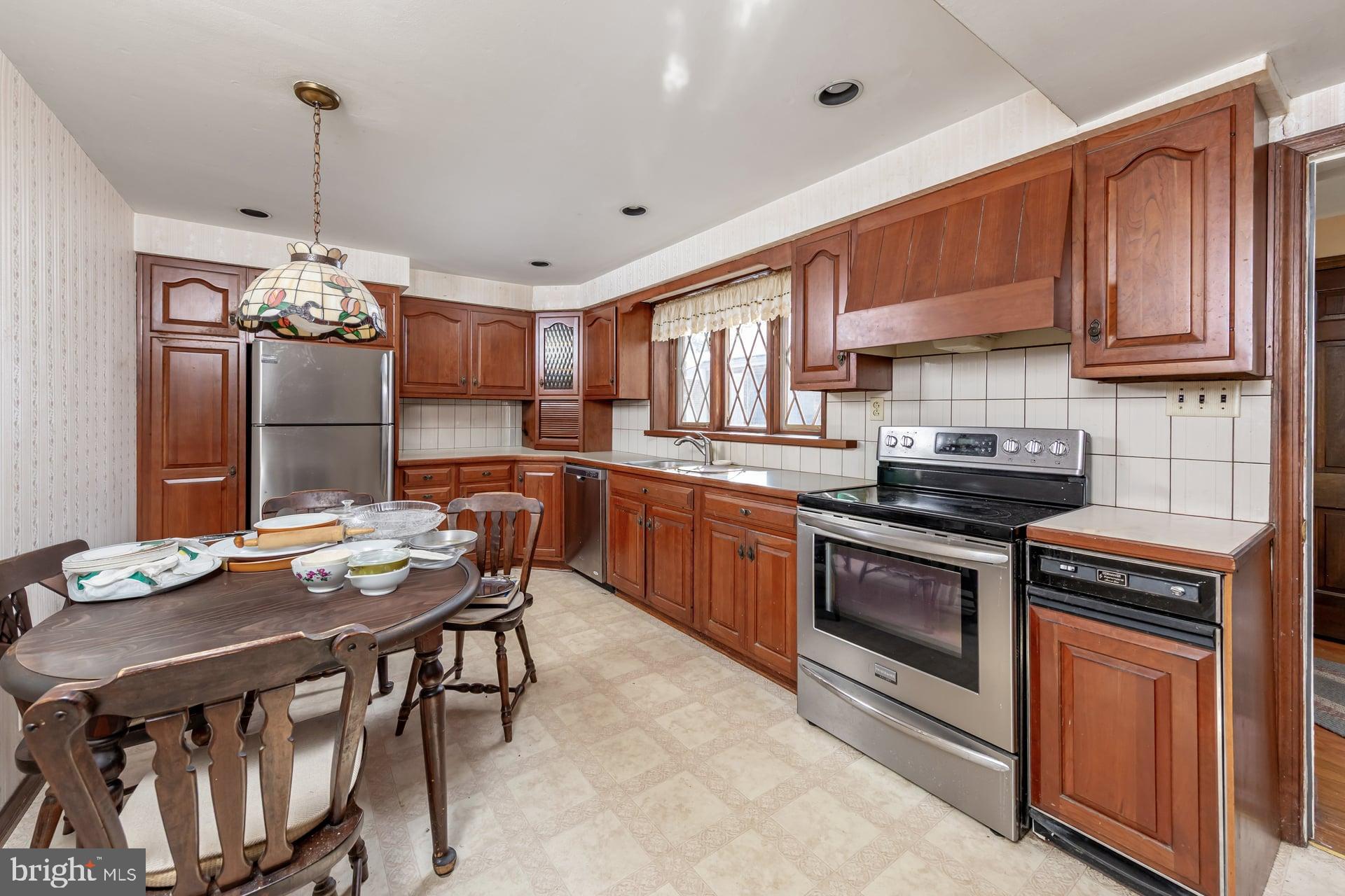 330 1st Avenue Lindenwold, NJ 08021 - Photo 9 of 20 Kitchen