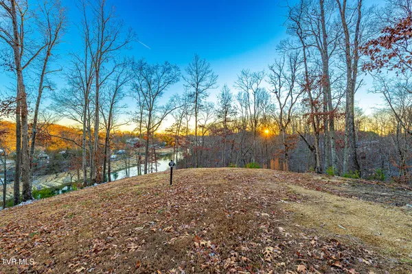 $309,000 | 2294 Turkey Ridge Lane, Unit 14, Piney Flats, TN 37686
