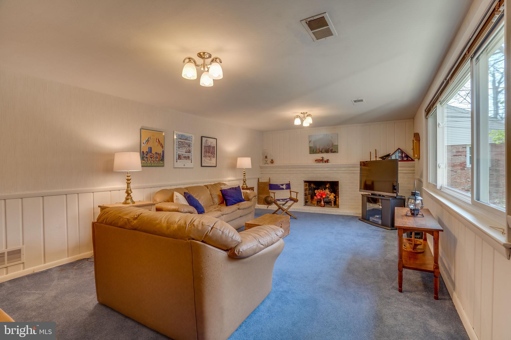 3713 Military Road Arlington, VA 22207 - Photo 25 of 29 Family room