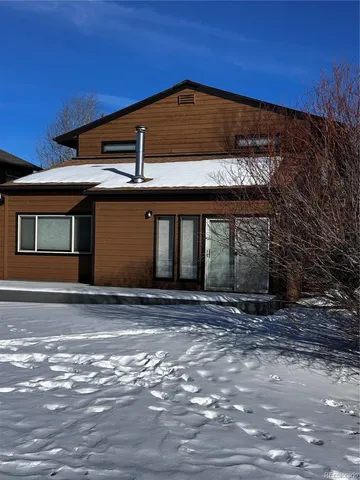 a house view with a outdoor space