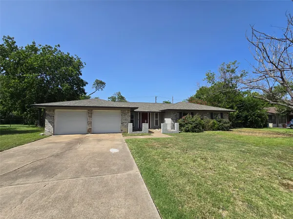 $1,825 | 205 East Cherokee Drive, Harker Heights, TX 76548