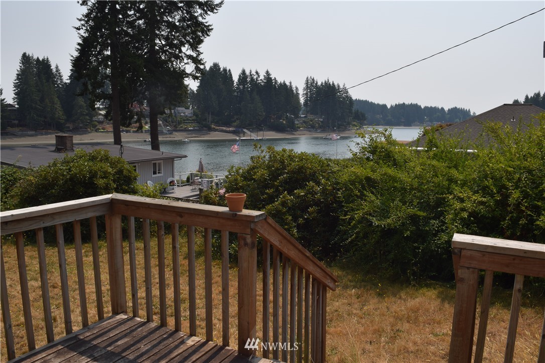 5220 East Grapeview Loop Road Allyn, WA 98524 - Photo 4 of 21 Gallery Image 4
