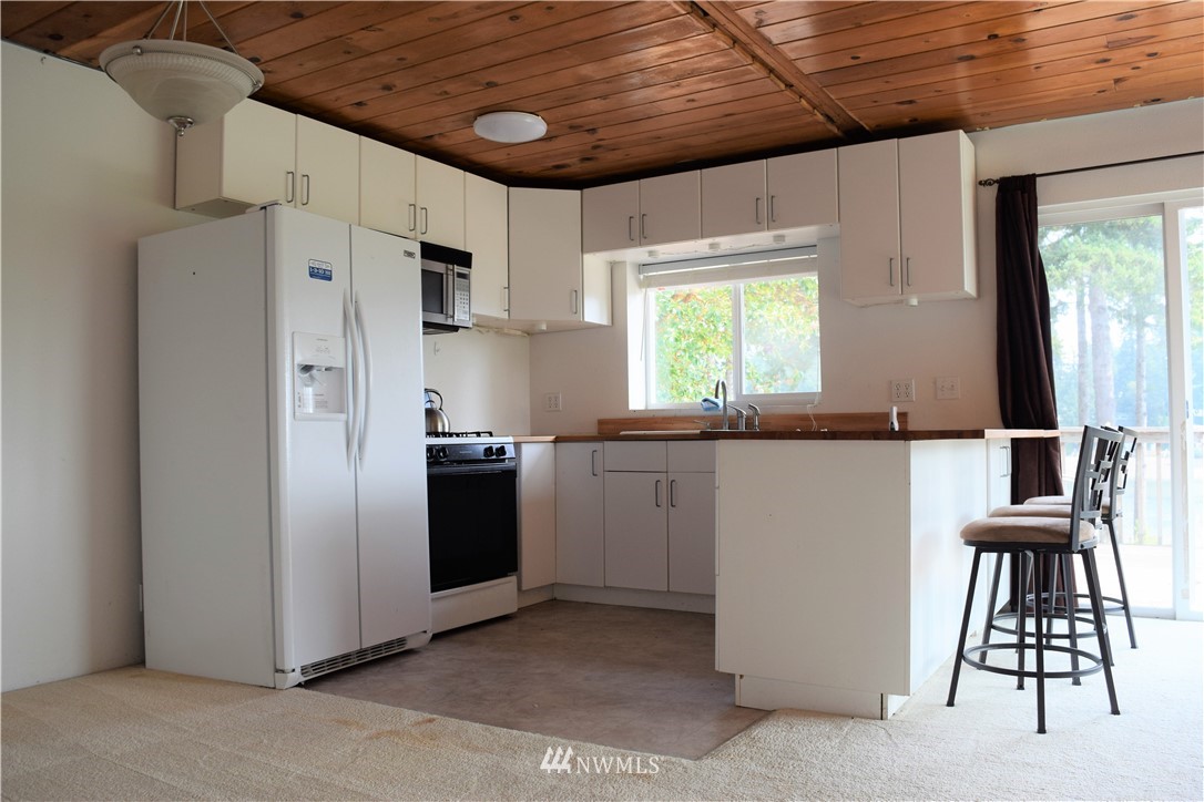 5220 East Grapeview Loop Road Allyn, WA 98524 - Photo 8 of 21 Gallery Image 8