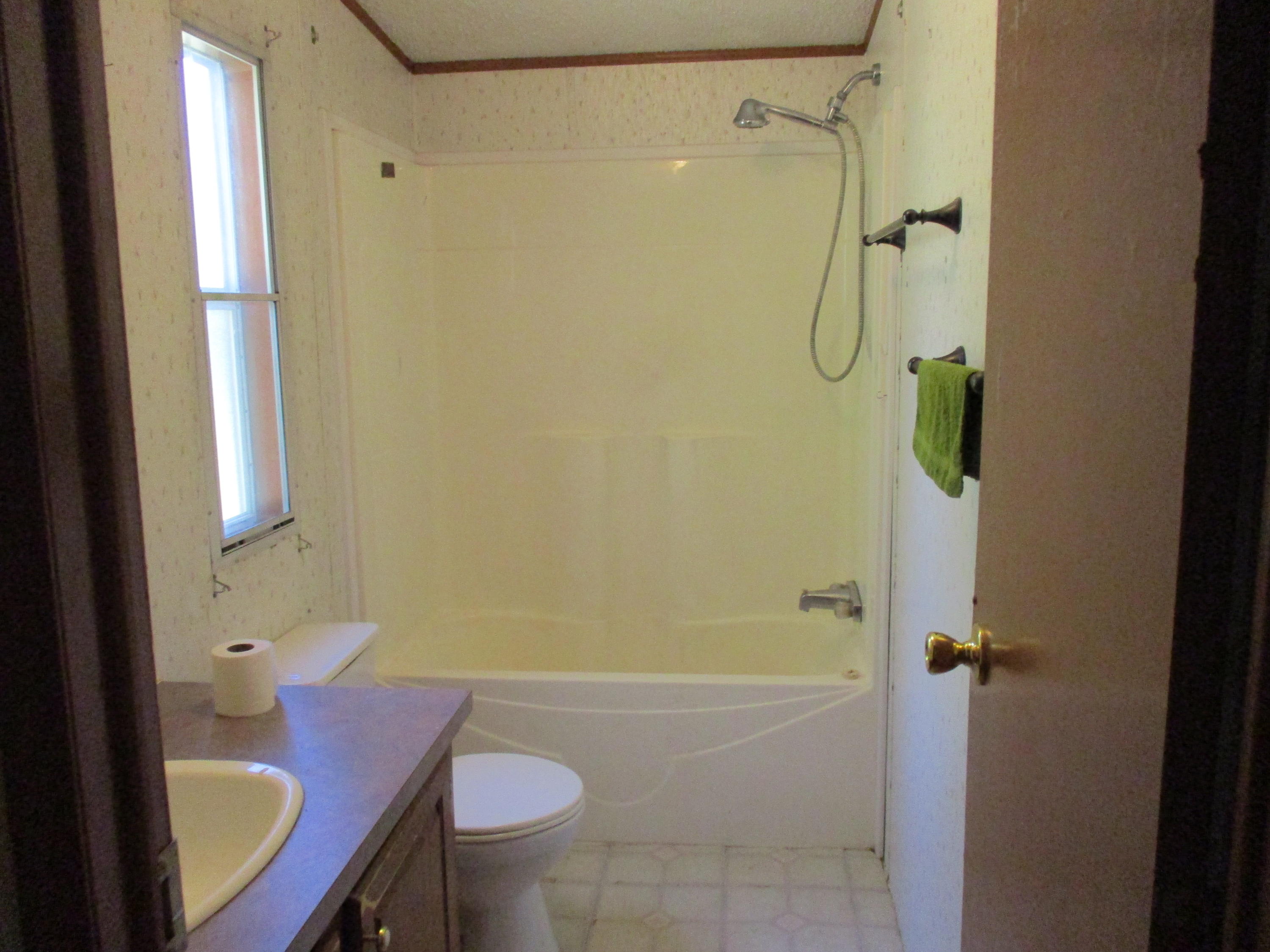 718 Kima Road Crossville, TN 38572 - Photo 16 of 16 Second Bath