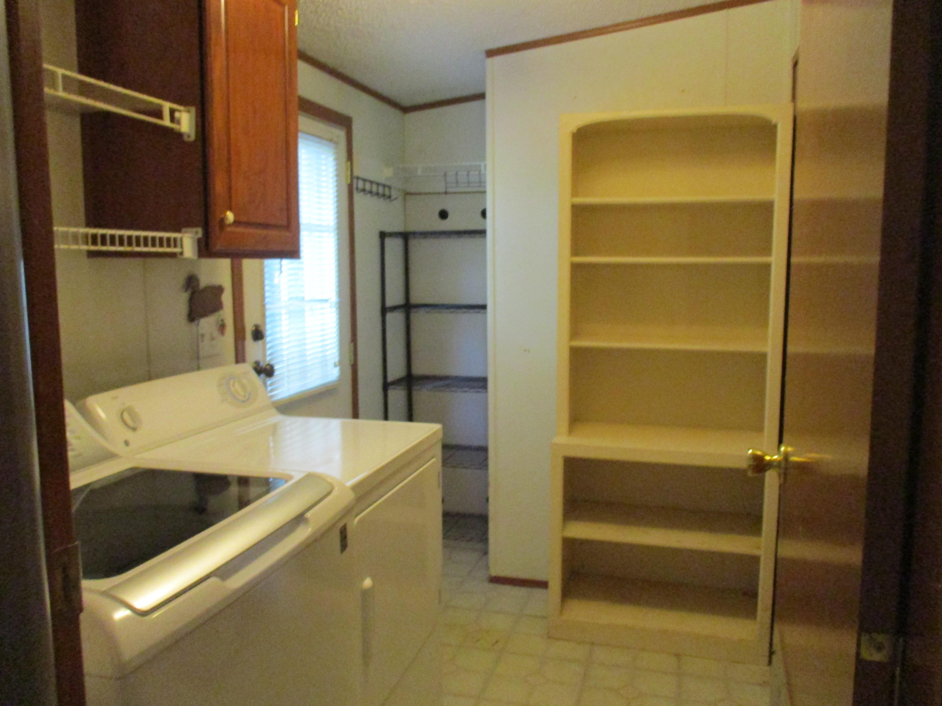 718 Kima Road Crossville, TN 38572 - Photo 10 of 16 Laundry Room-Utility Room