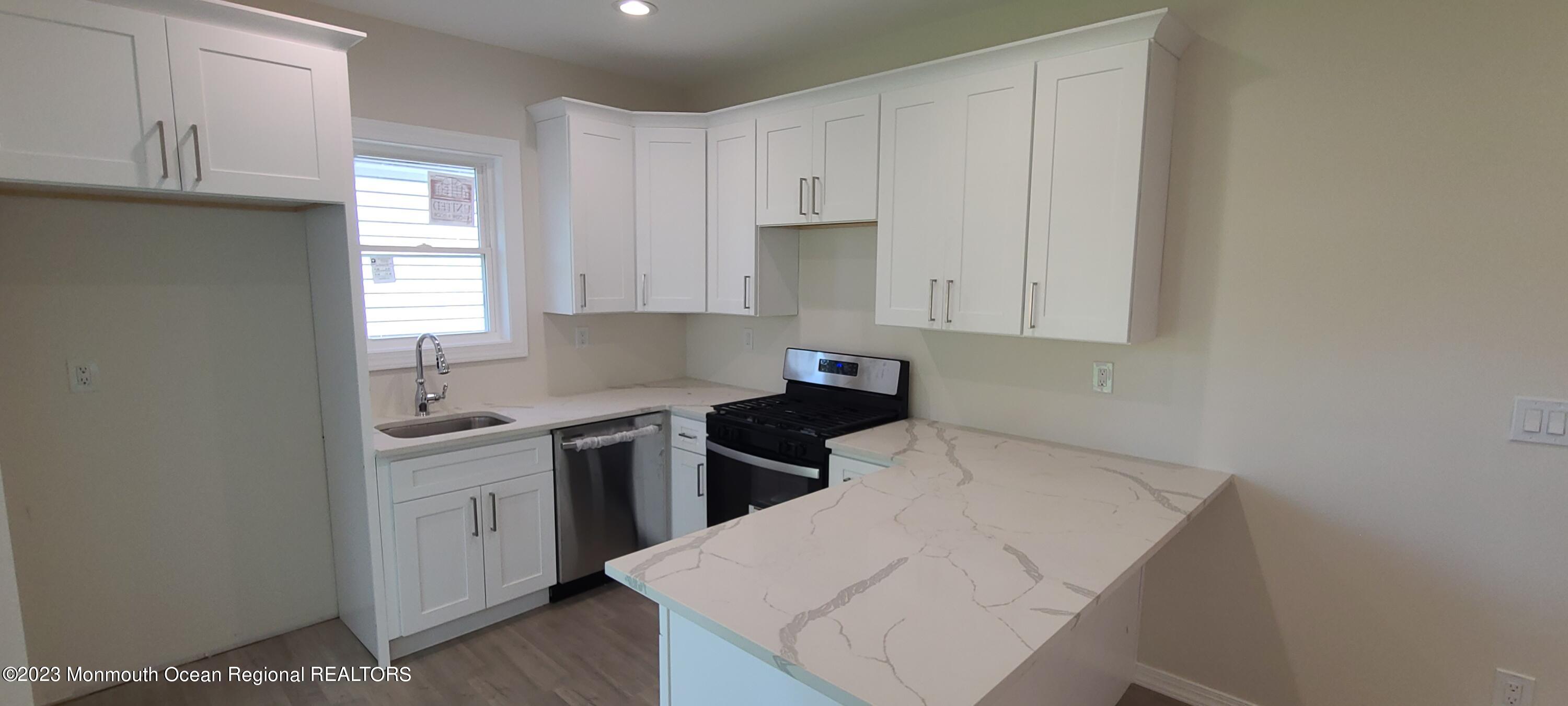 15 Walnut Avenue Red Bank, NJ 07701 - Photo 5 of 19 20230722_111516