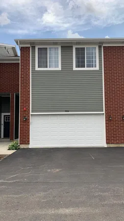 $2,900 | 906 Gillespie Lane, Yorkville, IL 60560