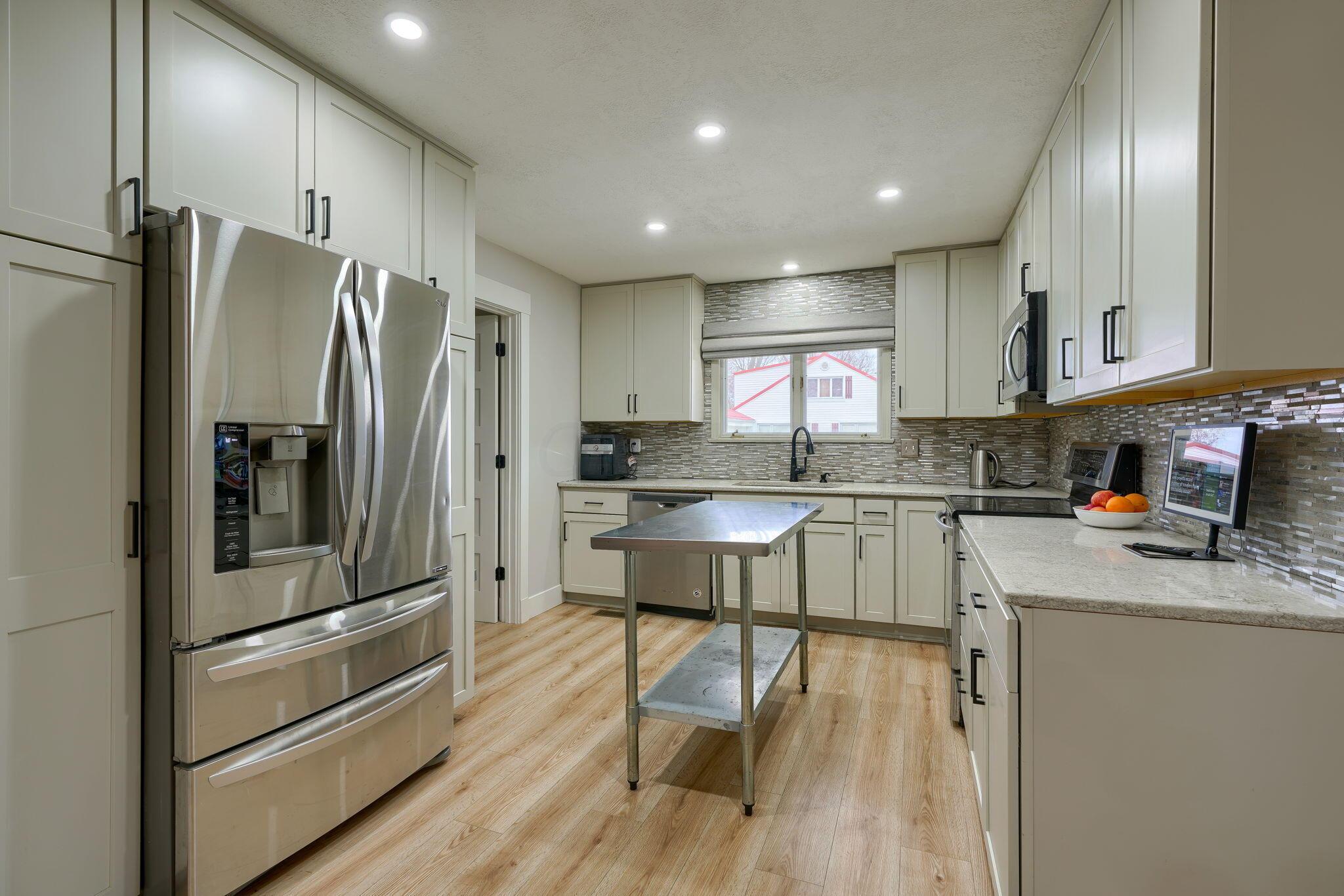 665 Vallery Road Waverly, OH 45690 - Photo 16 of 54 8. Kitchen (2)