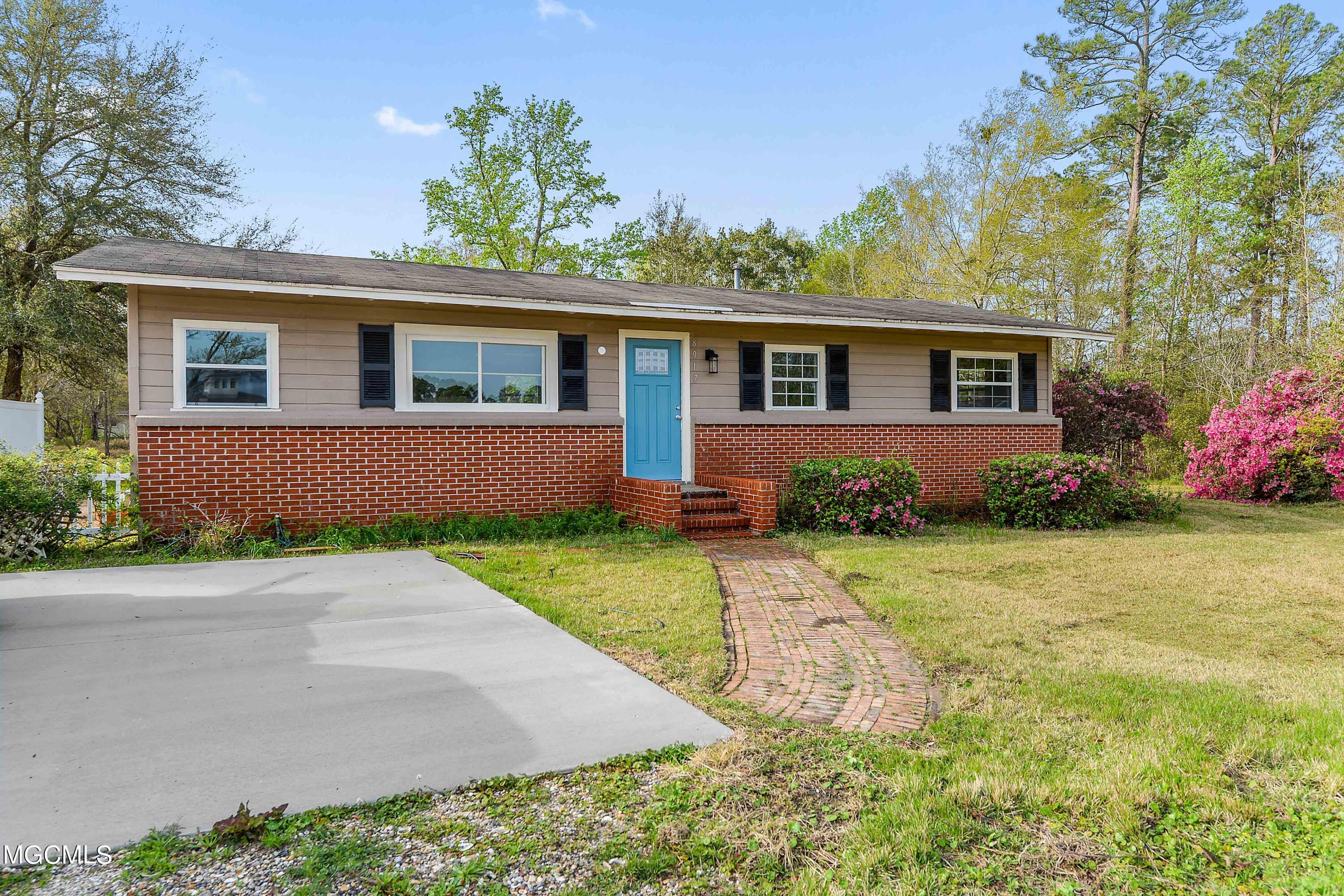 8917 Ocean Springs Road Ocean Springs, MS 39564 - Photo 1 of 14 002