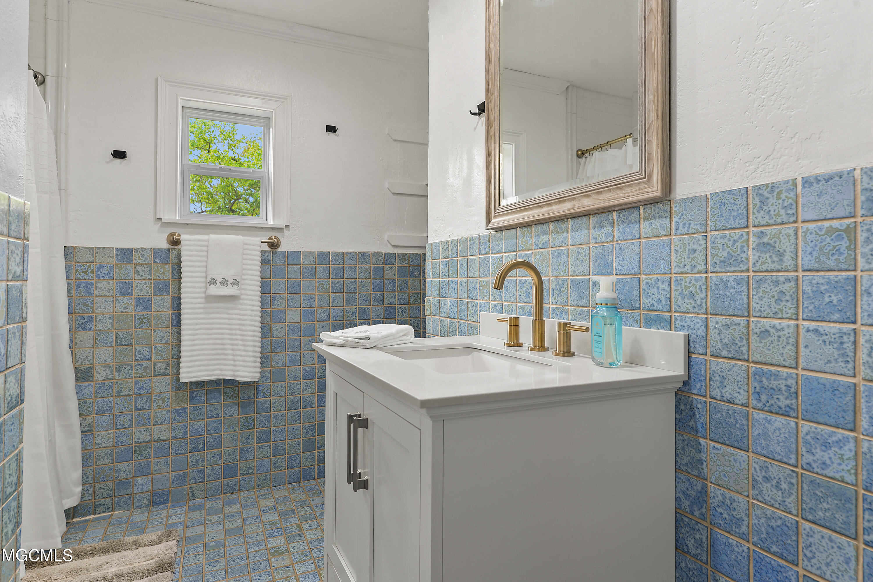8917 Ocean Springs Road Ocean Springs, MS 39564 - Photo 12 of 14 Bathroom