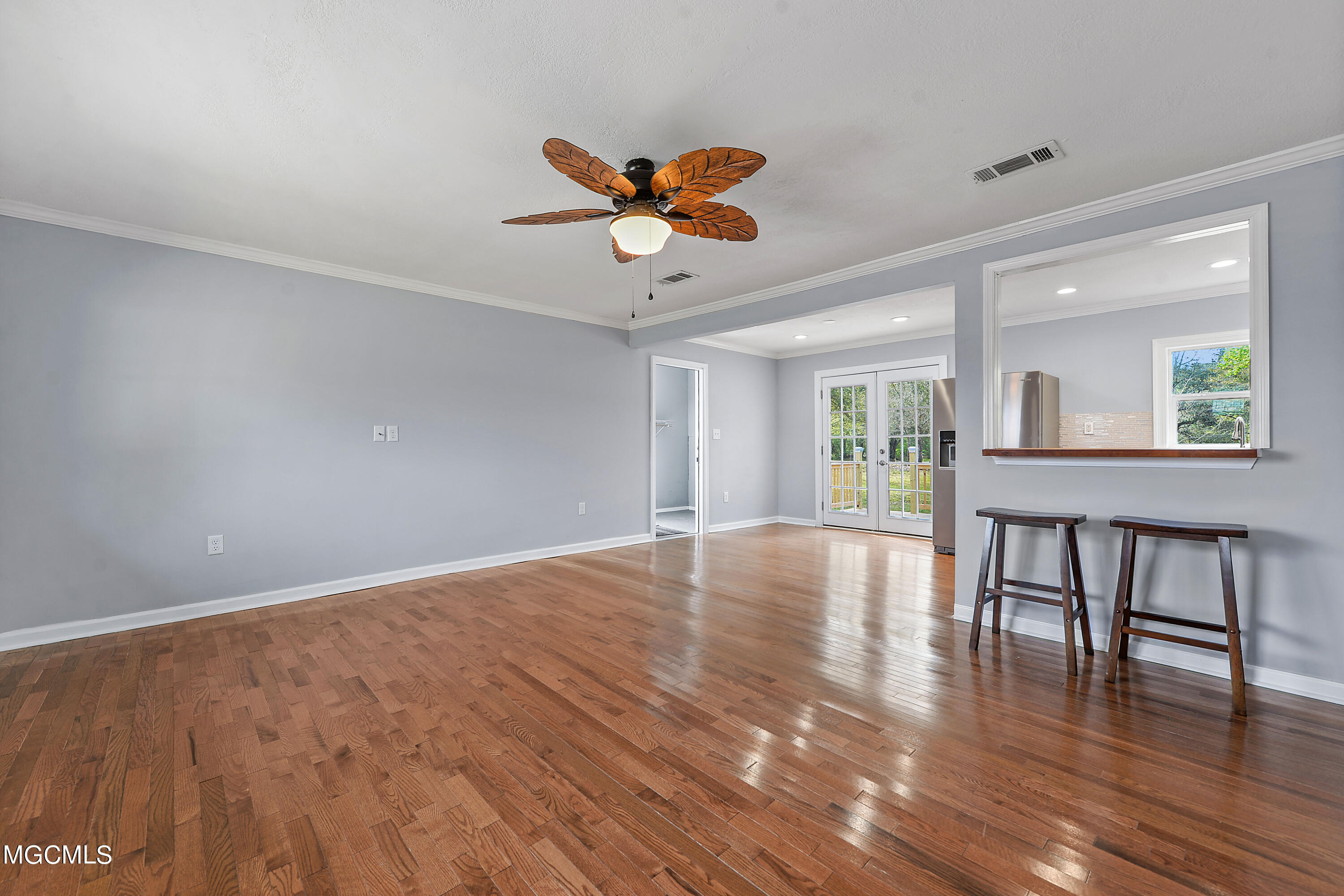 8917 Ocean Springs Road Ocean Springs, MS 39564 - Photo 3 of 14 Dining/Living Room