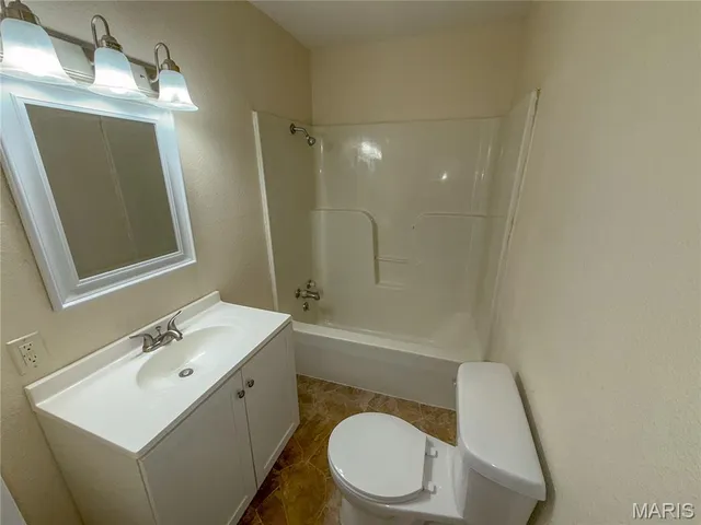 $289,000 | 8 E Highway, Steelville, MO 65565