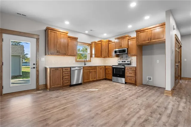 $325,000 | 304 North Mulberry Avenue, Adrian, MO 64720