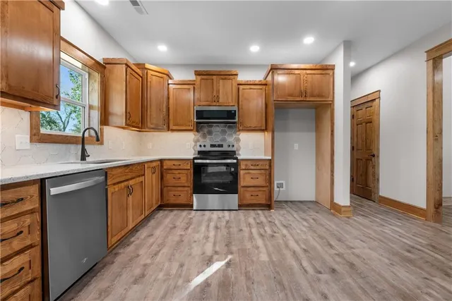 $325,000 | 304 North Mulberry Avenue, Adrian, MO 64720