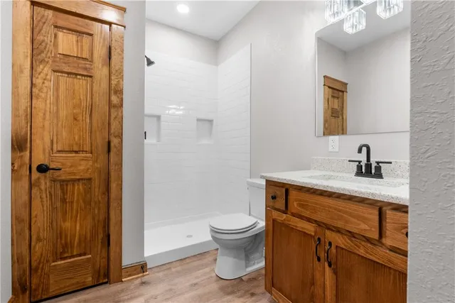 $325,000 | 304 North Mulberry Avenue, Adrian, MO 64720