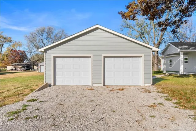 $325,000 | 304 North Mulberry Avenue, Adrian, MO 64720