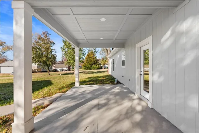 $325,000 | 304 North Mulberry Avenue, Adrian, MO 64720